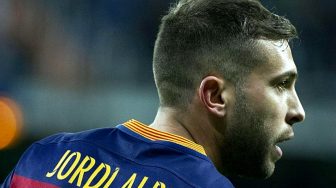 Барселона намерена продлить контракт с защитником Джорди Альбой